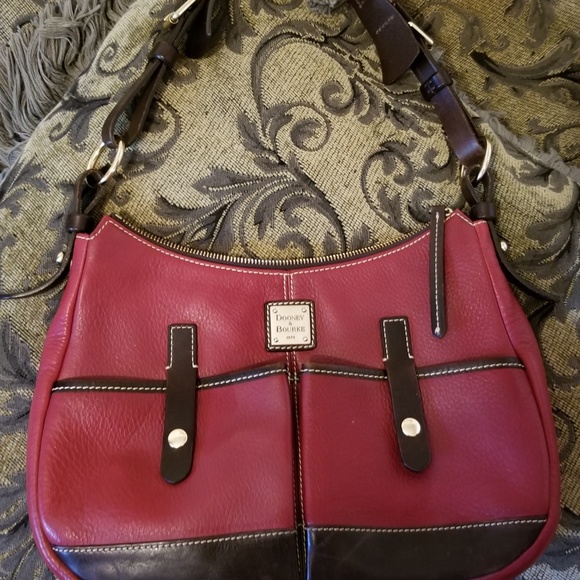 Dooney & Bourke Handbags - 💎Authentic Dooney & Bourke Purse💎